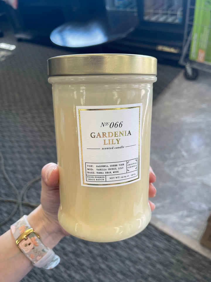 Gardenia Lily 19 oz Candle